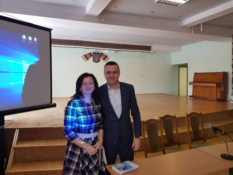 W JAMNICKIEJ RADZIE WIEJSKIEJ UROCZYŚCIE PRZEDSTAWIONO KIEROWNIKA WYDZIAŁU EDUKACJI