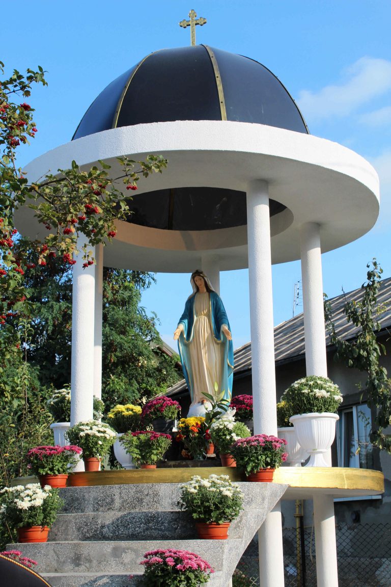 У СЕЛІ ЯМНИЦЯ ОСВЯТИЛИ РОТОНДУ