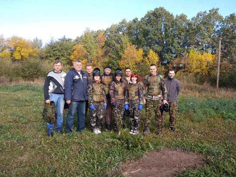 НАВЧАЛЬНИЙ ПЕЙНТБОЛ ДЛЯ УЧИТЕЛІВ ТА ВІЙСЬКОВА ФОРМА ДЛЯ УЧНІВ ЯМНИЦЬКОГО ЛІЦЕЮ