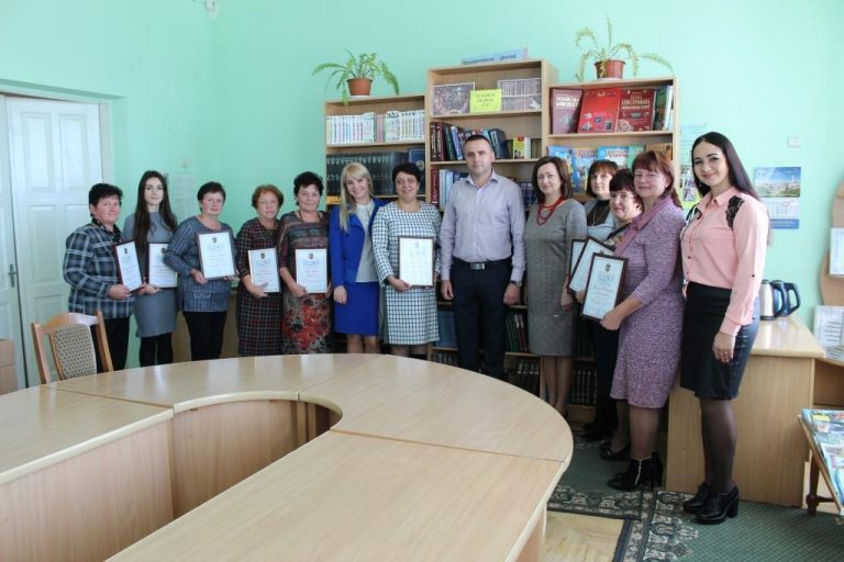 БІБЛІОТЕКАРІВ ЯМНИЦЬКОЇ ОБ’ЄДНАНОЇ ГРОМАДИ ПРИВІТАЛИ З ПРОФЕСІЙНИМ СВЯТОМ