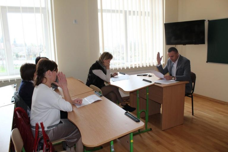 У ЯМНИЦЬКОМУ ЛІЦЕЇ НОВИЙ ДИРЕКТОР