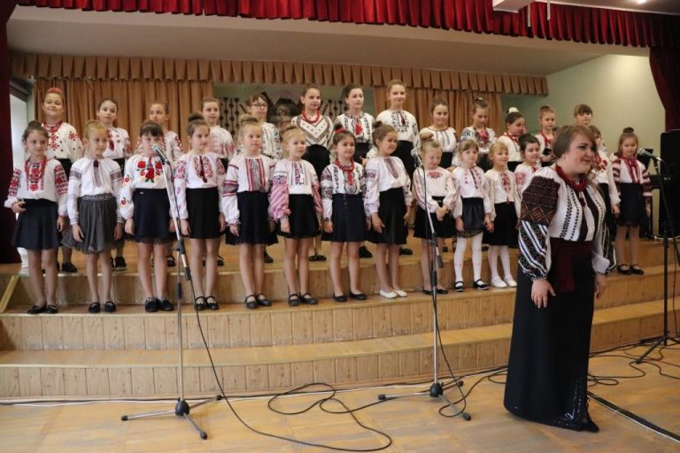 ЗВІТНИЙ КОНЦЕРТ УЧНІВ ТА ВИКЛАДАЧІВ ЯМНИЦЬКОЇ ДМШ (ВІДЕО)