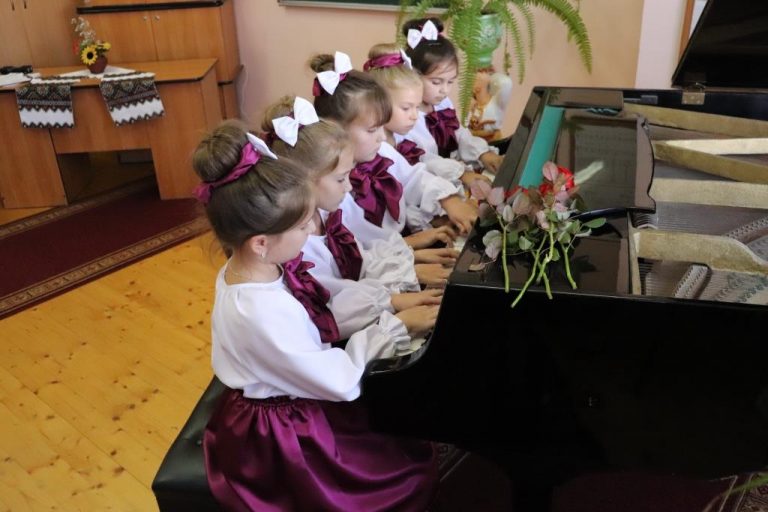 МІЖНАРОДНИЙ ДЕНЬ МУЗИКИ ВІДЗНАЧИЛИ У ЯМНИЦЬКІЙ ДИТЯЧІЙ МУЗИЧНІЙ ШКОЛІ
