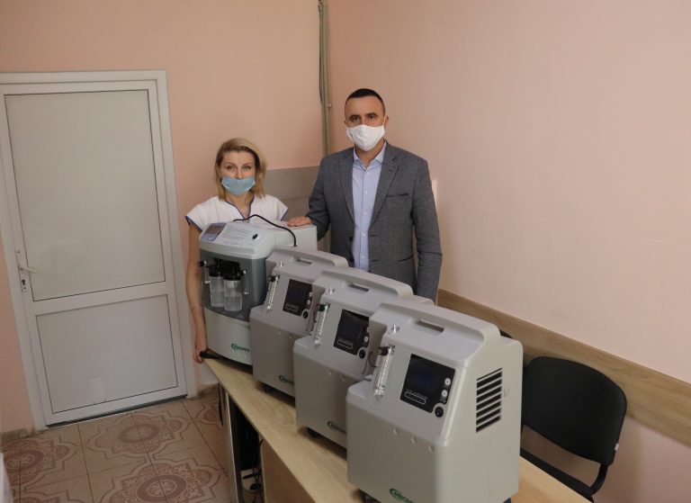 ДОДАТКОВІ КИСНЕВІ КОНЦЕНТРАТОРИ ДЛЯ ПОТРЕБ МЕДИЧНИХ УСТАНОВ ЯМНИЦЬКОЇ ГРОМАДИ