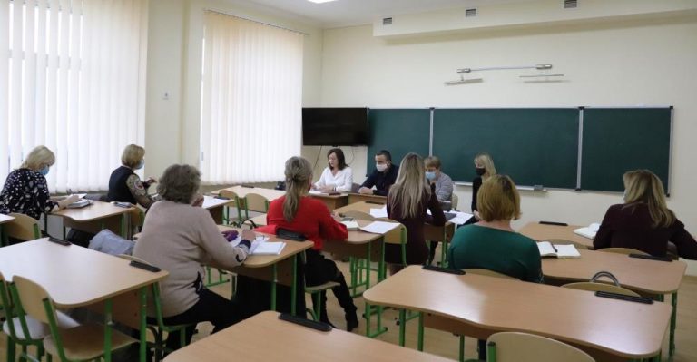 НАРАДА З ПИТАНЬ ДІЯЛЬНОСТІ ЗАКЛАДІВ ОСВІТИ ЯМНИЦЬКОЇ ТЕРИТОРІАЛЬНОЇ ГРОМАДИ