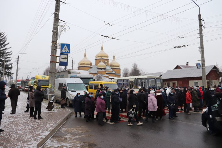 ЖИТЕЛІ ЯМНИЦІ ВИЙШЛИ НА ПРОТЕСТ ПРОТИ ПІДВИЩЕННЯ ТАРИФІВ НА КОМУНАЛЬНІ ПОСЛУГИ