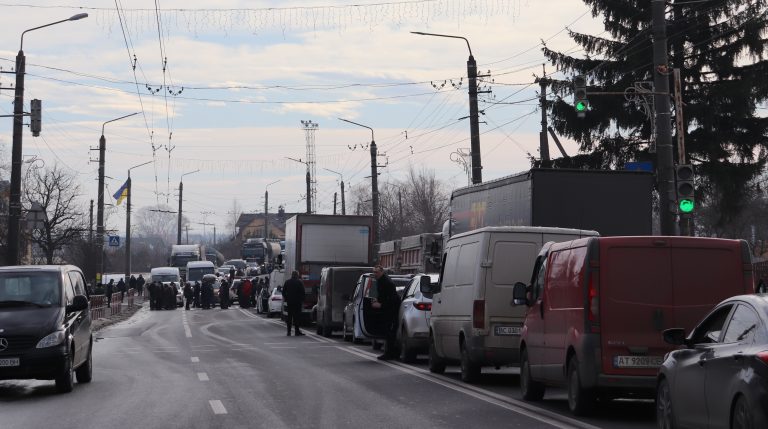 І ЗНОВУ ТАРИФНИЙ СТРАЙК