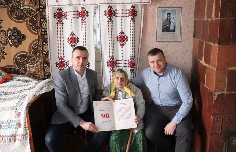 ПАВЛІВСЬКІЙ ЮВІЛЯРЦІ 90 ПОВАЖНИХ ЛІТ