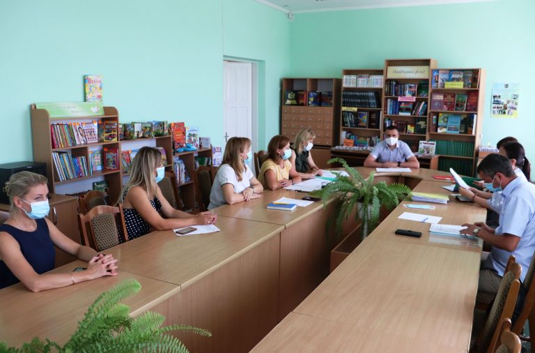ЗАСІДАННЯ КОМІСІЇ З ПРОВЕДЕННЯ КОНКУРСНОГО ВІДБОРУ НА ПОСАДУ ДИРЕКТОРА МАЙДАНСЬКОЇ ГІМНАЗІЇ