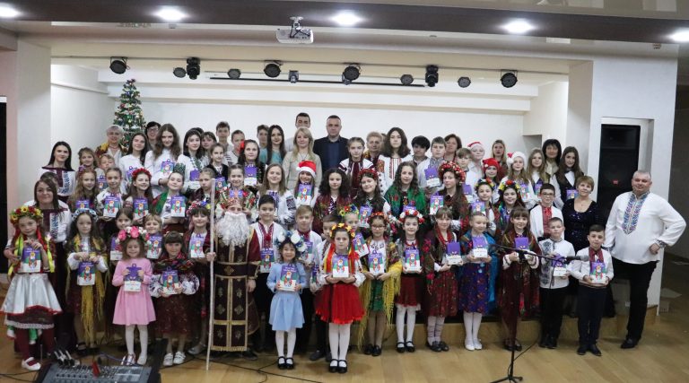УЛЮБЛЕНІ МЕЛОДІЇ РІЗДВА