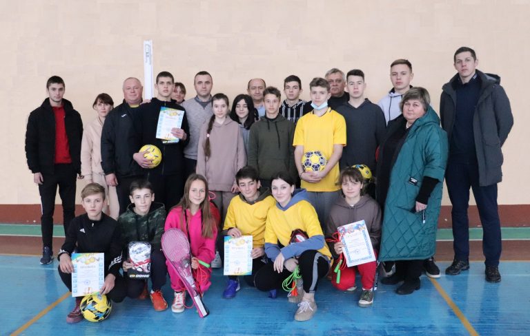 ВІЙСЬКОВО-СПОРТИВНІ ЗМАГАННЯ СЕРЕД ШКОЛЯРІВ ГРОМАДИ