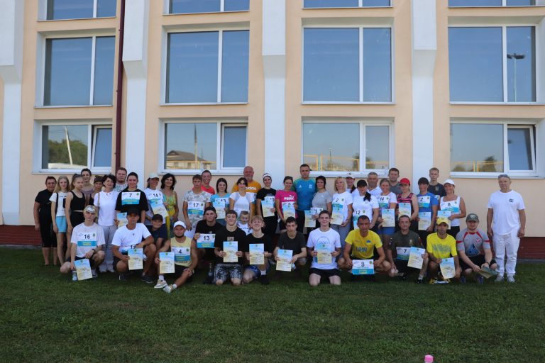ШАНУЮ ВОЇНІВ, БІЖУ ЗА ГЕРОЇВ УКРАЇНИ
