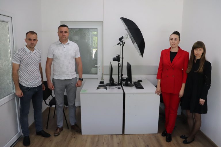 ЯМНИЦЬКИЙ ЦНАП РОЗПОЧИНАЄ НАДАВАТИ АДМІНІСТРАТИВНІ ПОСЛУГИ З ВИДАЧІ ПАСПОРТА ГРОМАДЯНИНА УКРАЇНИ ТА ПАСПОРТА ГРОМАДЯНИНА УКРАЇНИ ДЛЯ ВИЇЗДУ ЗА КОРДОН!