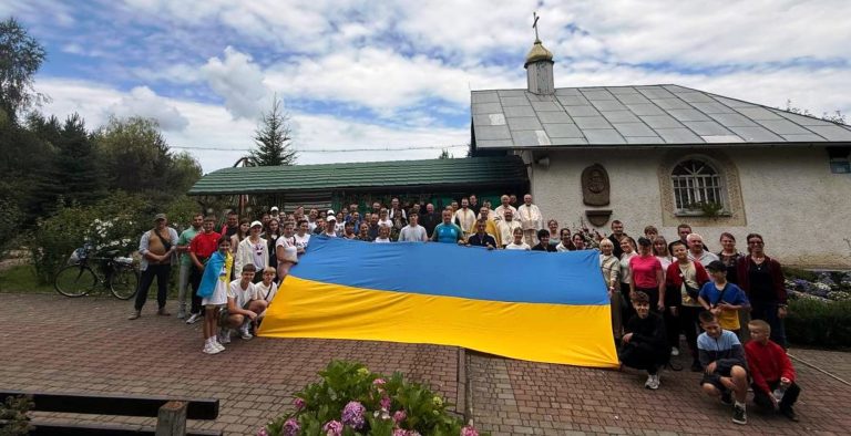 ПІД СИНЬО-ЖОВТИМ СТЯГОМ У ЯМНИЦЬКІЙ ТГ ВІДБУЛАСЯ ТРАДИЦІЙНА ВЕЛОПРОЩА