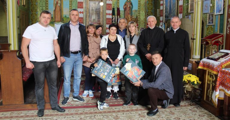 ПІДТРИМКА ДІТОК ЯМНИЦЬКОЇ ТГ В РАМКАХ БЛАГОДІЙНОЇ АКЦІЇ “ПЕРШИЙ ПОРТФЕЛИК”