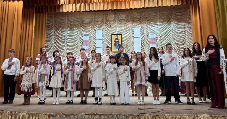 “А МИ ТУЮ КОЗАЦЬКУЮ СЛАВУ ЗБЕРЕЖЕМО”: У ТЯЗЕВІ ВШАНУВАЛИ ЗАХИСНИКІВ УКРАЇНИ