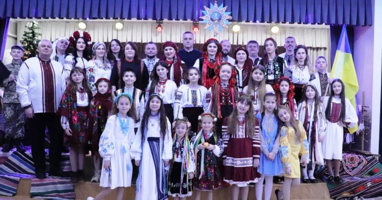 РІЗДВЯНІ МЕЛОДІЇ “РОДИННОЇ КОЛЯДИ” ПРОЗВУЧАЛИ У ЯМНИЦЬКІЙ ДИТЯЧІЙ МУЗИЧНІЙ ШКОЛІ