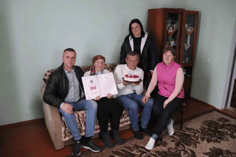 ВІТАЄМО З 90-РІЧЧЯМ ЮВІЛЯРКУ СЕЛА СІЛЕЦЬ ІРИНУ ПАНЧІШАК!