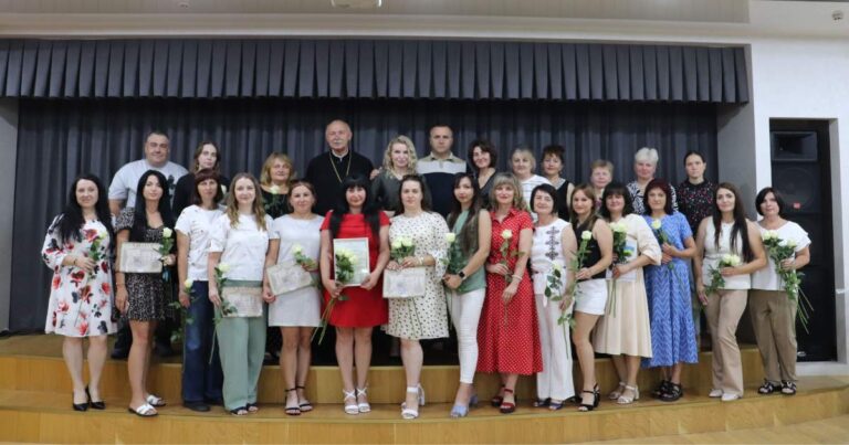 МЕДИЧНИХ ПРАЦІВНИКІВ ЯМНИЦЬКОЇ ГРОМАДИ ПРИВІТАЛИ З ПРОФЕСІЙНИМ СВЯТОМ