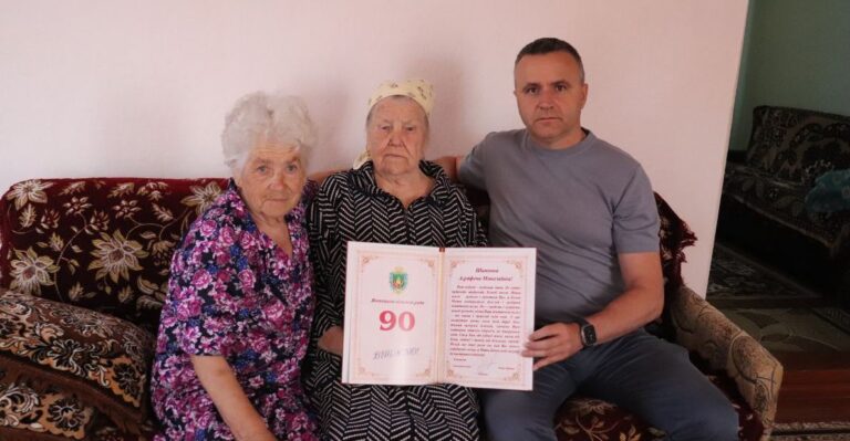 ДОВГОЖИТЕЛЬКА З ЯМНИЦІ АГРАФЕНА НЕДІЛЬЧАК ВІДЗНАЧАЄ 90-РІЧЧЯ! ВІТАЄМО!