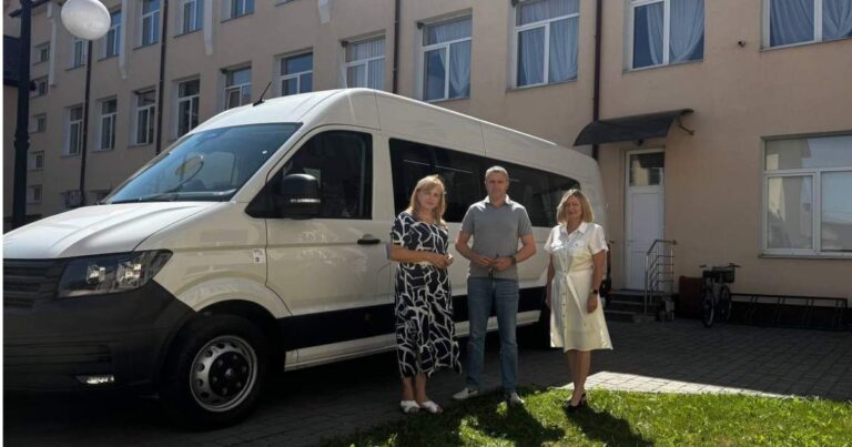 НОВИЙ ШКІЛЬНИЙ АВТОБУС ДЛЯ ЯМНИЦЬКОГО ЛІЦЕЮ – ІНВЕСТИЦІЯ В МАЙБУТНЄ ГРОМАДИ