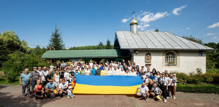 ПІД СИНЬО-ЖОВТИМ СТЯГОМ ДО КРИНИЦІ СВЯТОГО ДУХА. У ЯМНИЦЬКІЙ ГРОМАДІ ВІДБУЛАСЯ ТРАДИЦІЙНА ВЕЛОПРОЩА